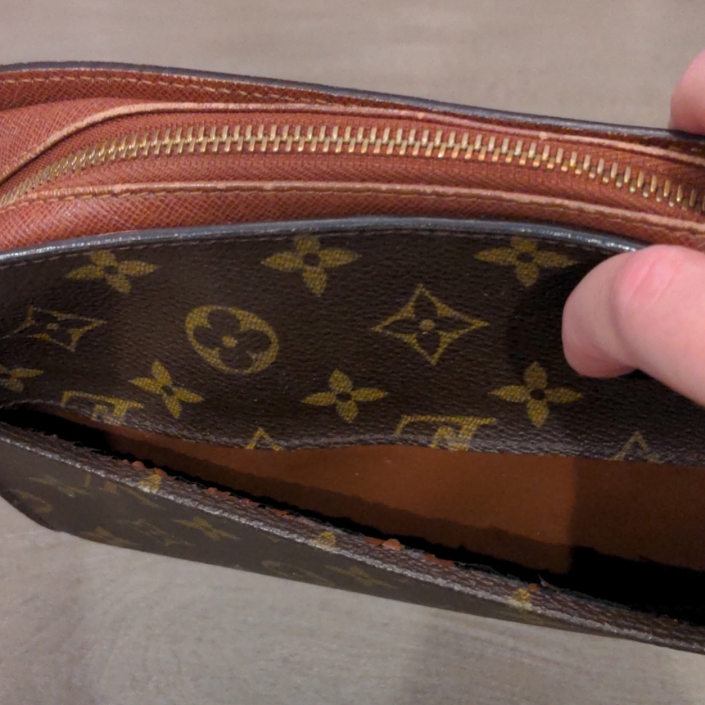 Louie Vuitton ~ Authentic Orsay Clutch - Picture 5 of 5
